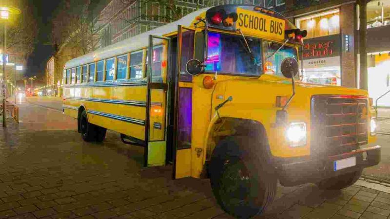Hamburg American School Yellow Party Bus 1 Hour Tour